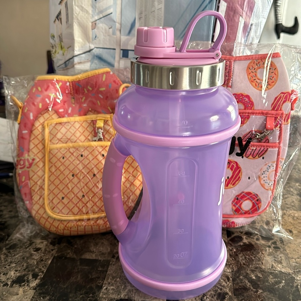 New Juggy with 2 sleeves. Donuts and ice cream. Never used.